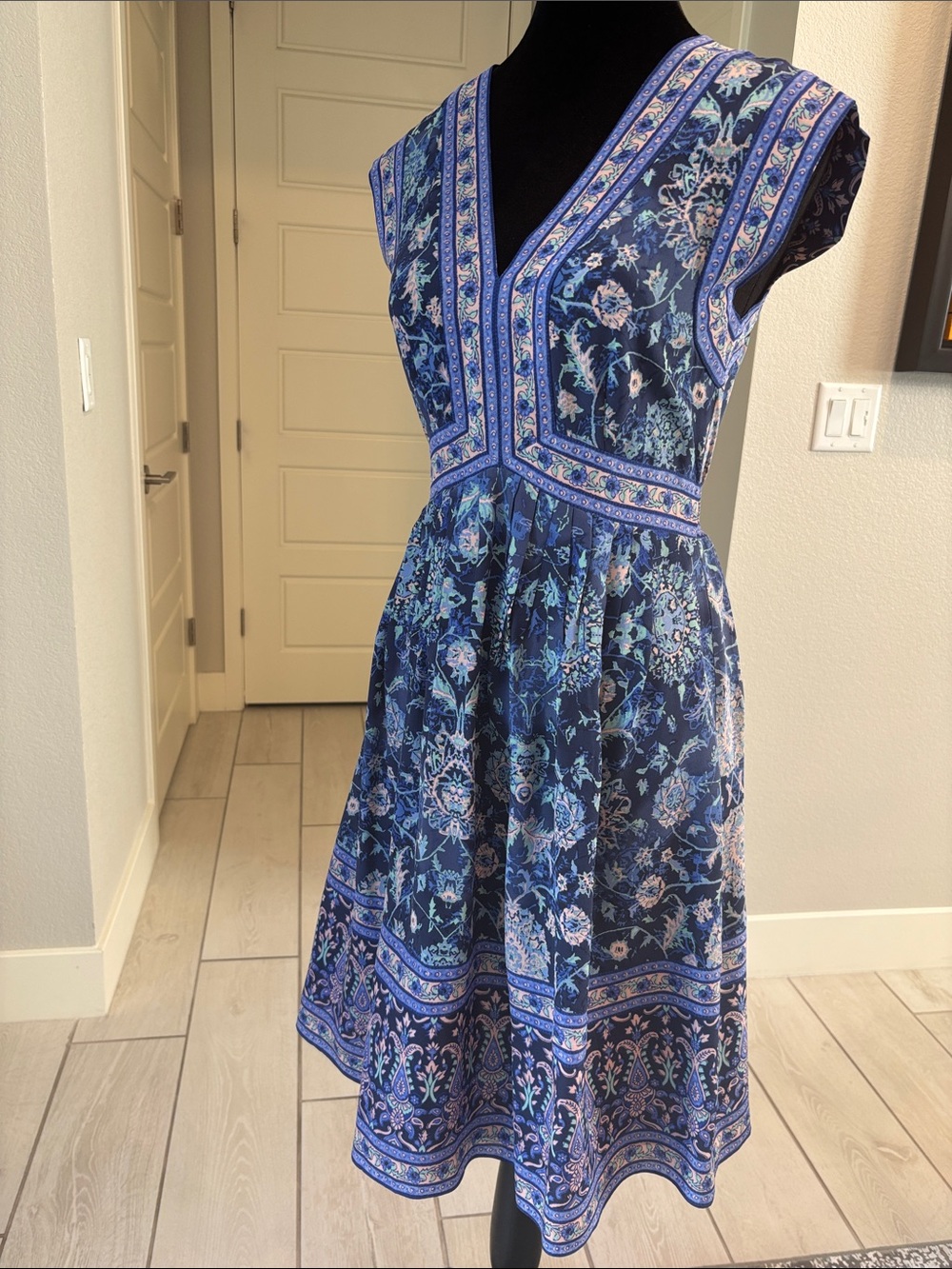 Rebecca Taylor Blue Boho Floral Silk V-Neck Fit & Flare Dress Size 0 - Picture 2 of 13